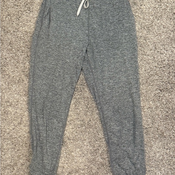 Vuori Joggers Size Small- EUC Heather Gray and Flax Heather - Picture 4 of 9